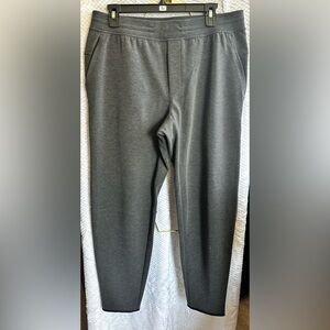 1055. Lululemon mens sz large euc sz large